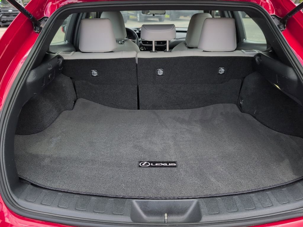 Used 2024 Lexus UX 250h FWD image 12