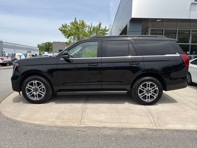 Certified 2025 Ford Expedition Active AWD/4WD image 6