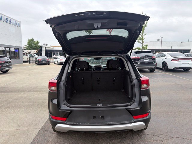 Used 2023 Chevrolet TrailBlazer LT w/ Convenience Package FWD image 12