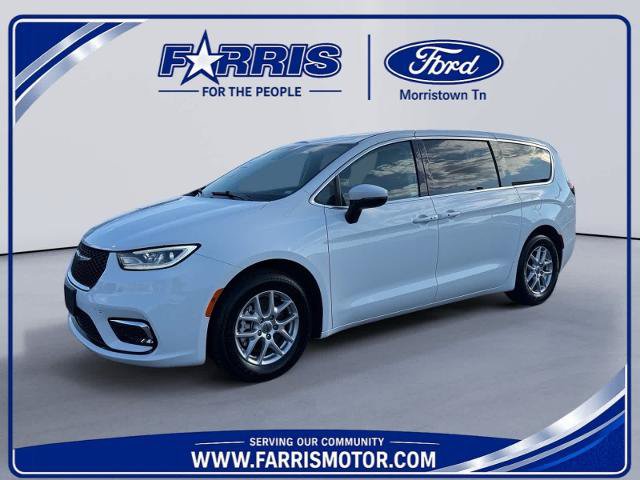 Used 2023 Chrysler Pacifica Touring-L