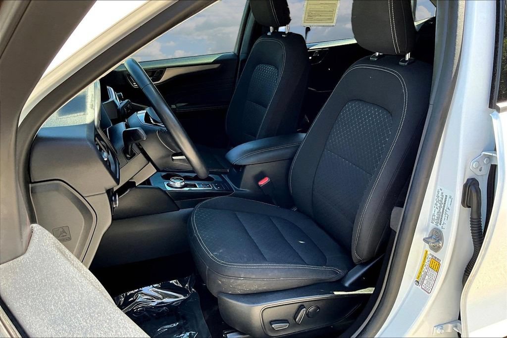 Certified 2023 Ford Escape Active AWD/4WD image 23