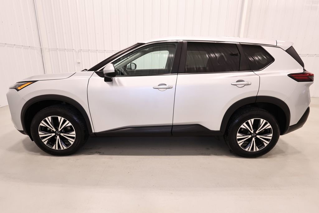 Used 2022 Nissan Rogue SV FWD image 7