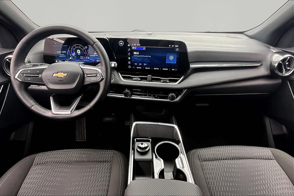 Used 2026 Chevrolet Equinox LT AWD/4WD image 16