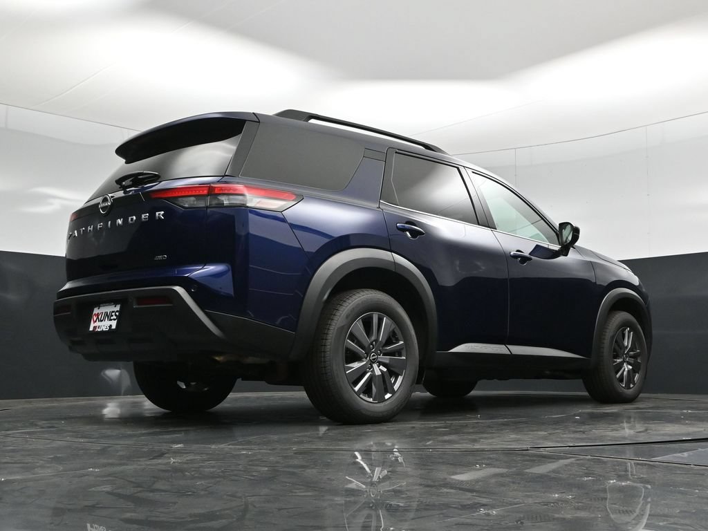Used 2025 Nissan Pathfinder SV AWD/4WD image 52