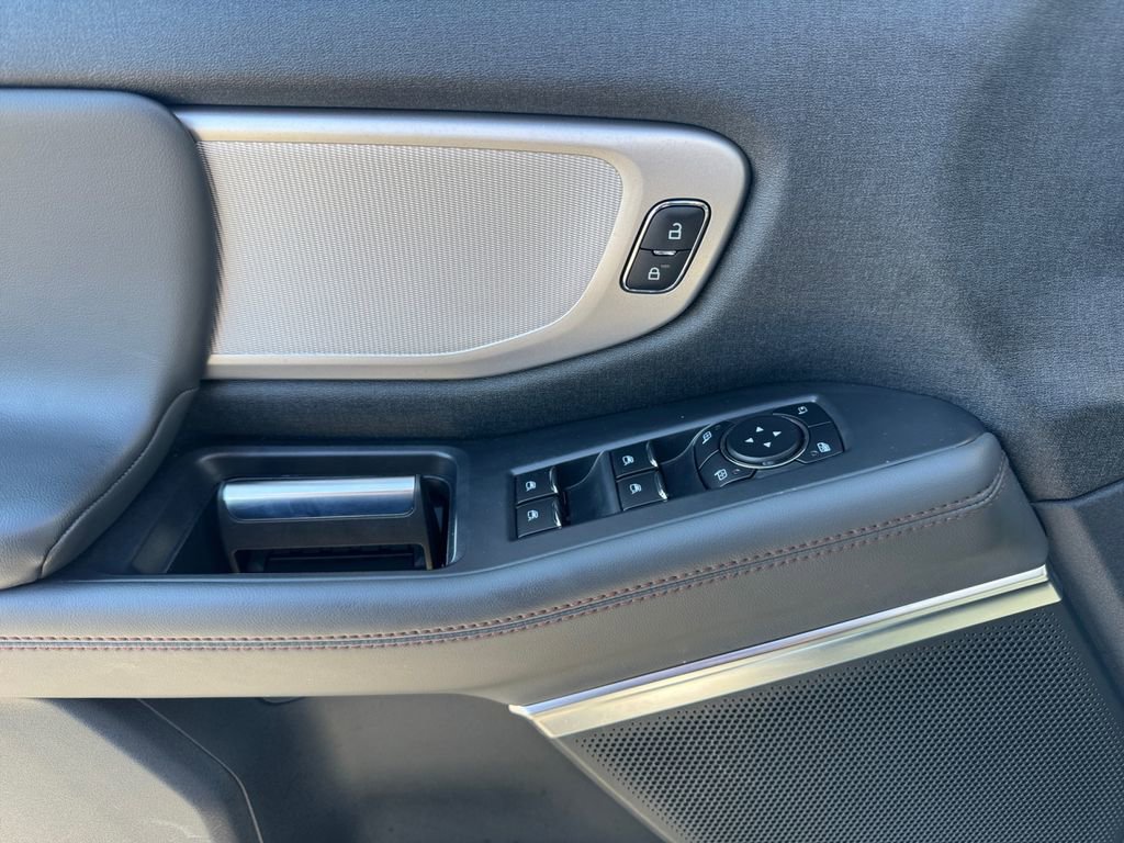 Certified 2025 Ford Expedition Active image 20