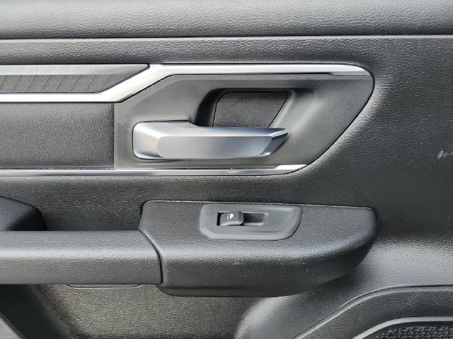 Used 2025 RAM 1500 Big Horn AWD/4WD image 12