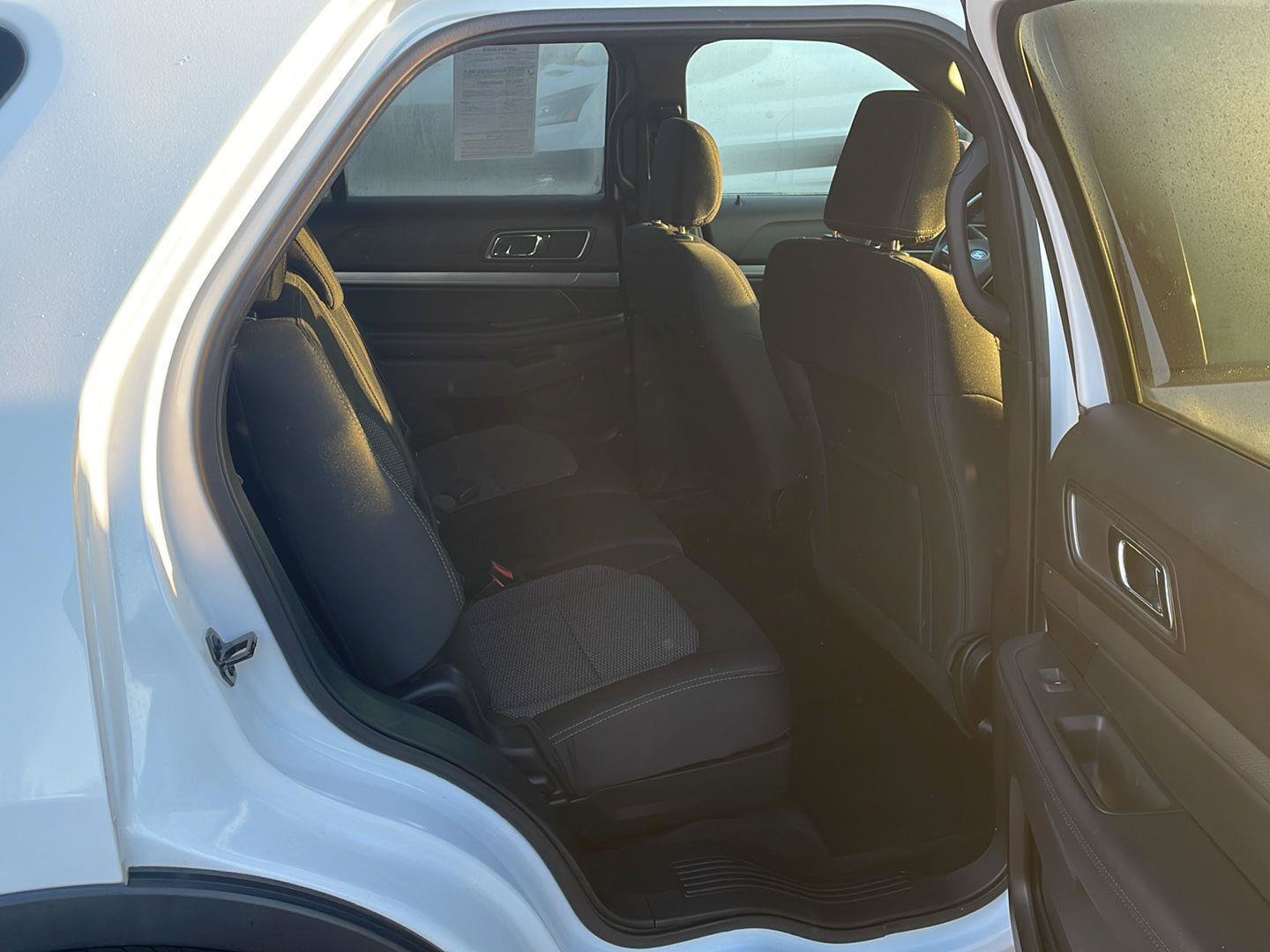 Certified 2018 Ford Explorer XLT FWD image 24