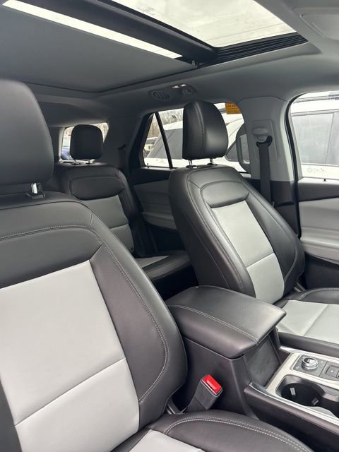 Certified 2023 Ford Explorer XLT w/ Equipment Group 202A image 3