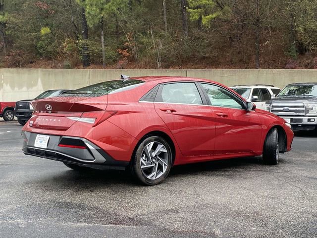 Used 2025 Hyundai Elantra SEL w/ Cargo Package image 5