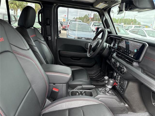 Used 2024 Jeep Gladiator Rubicon w/ Technology Group AWD/4WD image 18