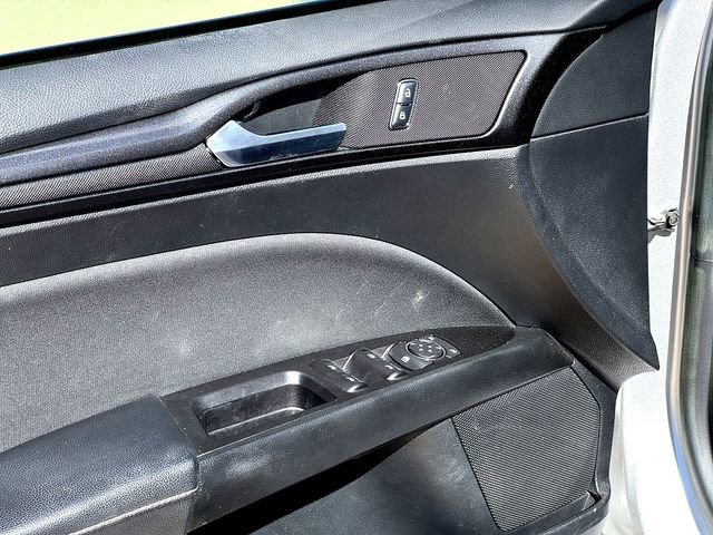 Certified 2018 Ford Fusion SE w/ Equipment Group 201A image 9