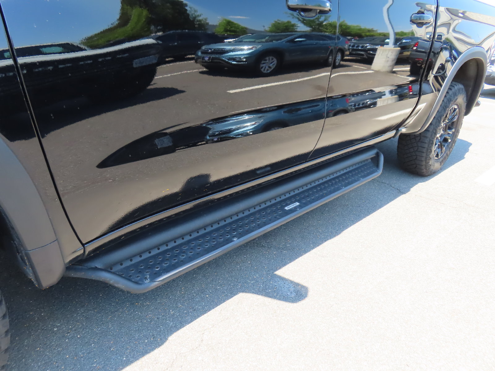 Used 2022 Chevrolet Silverado 1500 ZR2 w/ Technology Package AWD/4WD image 9