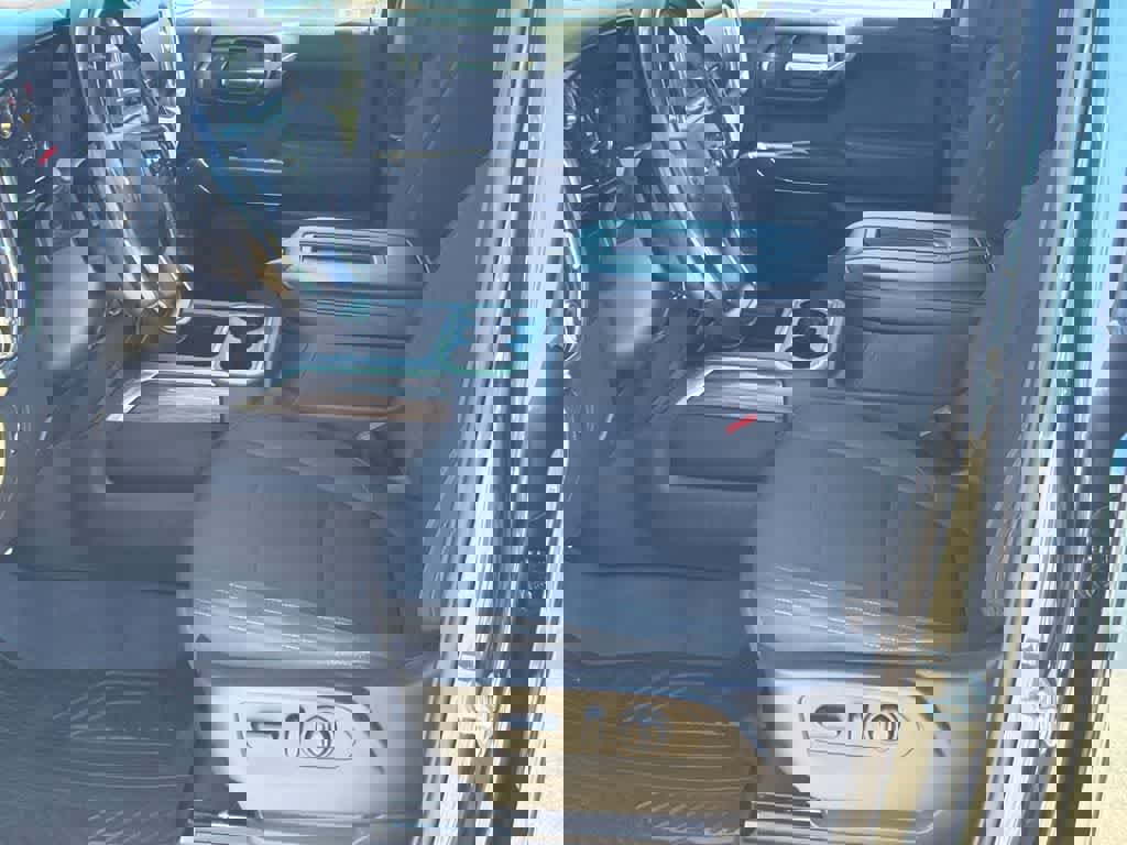 Used 2020 Chevrolet Silverado 1500 RST image 10