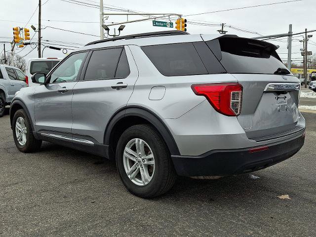 Certified 2023 Ford Explorer XLT image 2