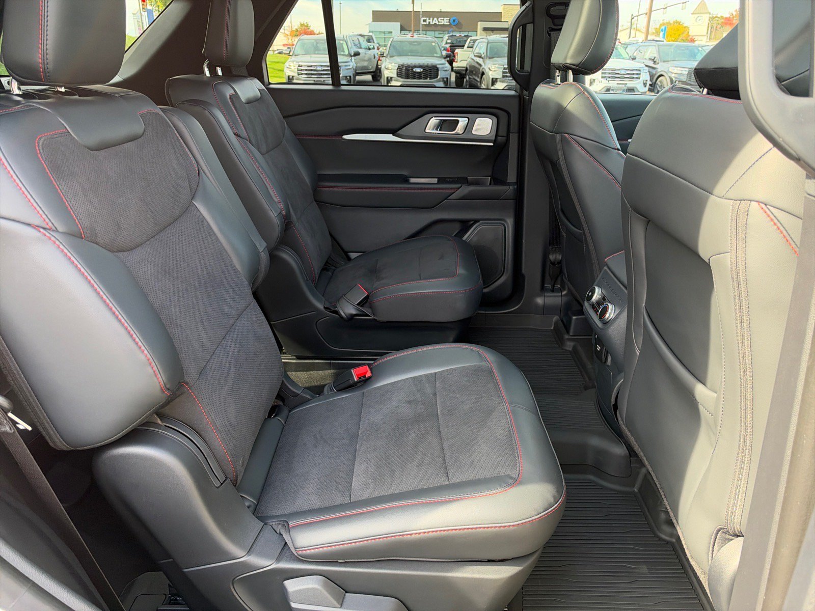 Certified 2026 Ford Explorer ST AWD/4WD image 23