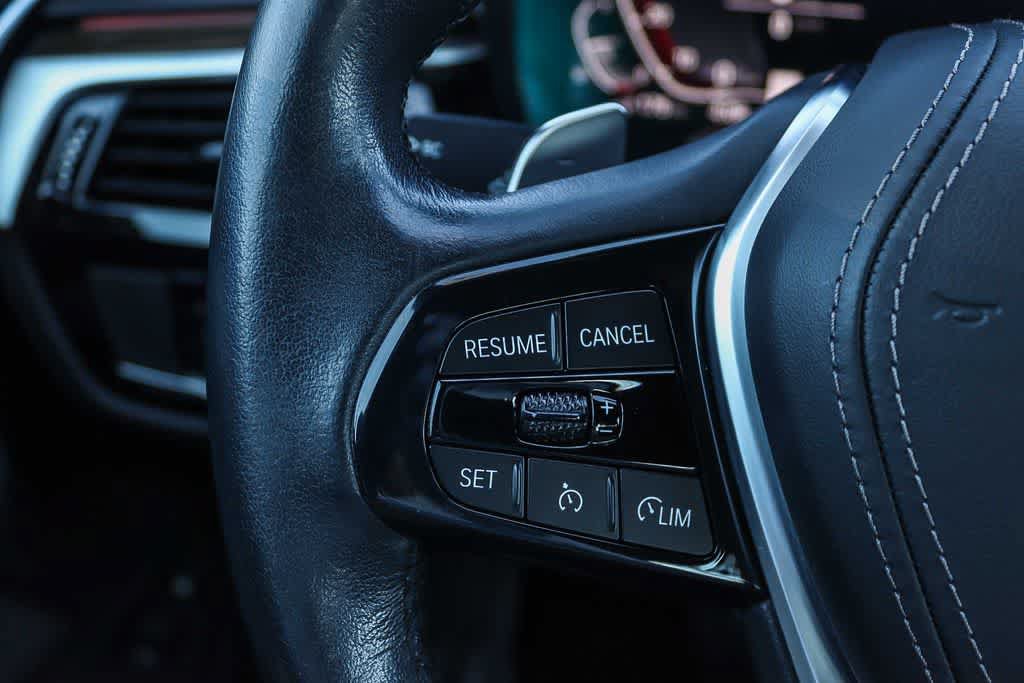 Used 2023 BMW 530e w/ Premium Package RWD image 23