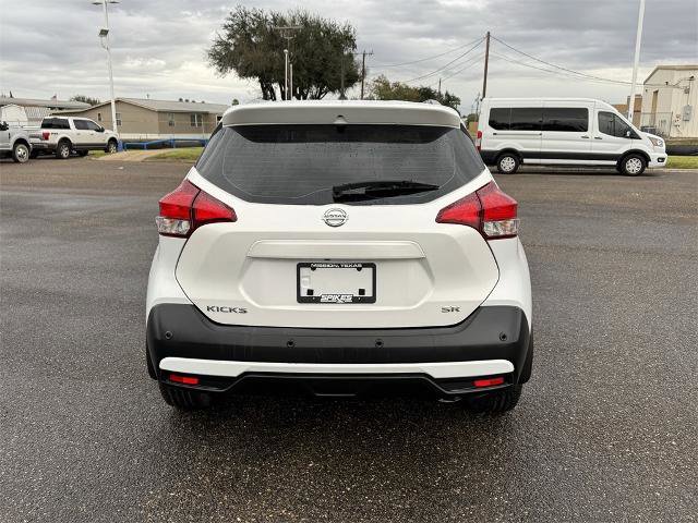 Used 2020 Nissan Kicks SR w/ SR Premium Package image 4