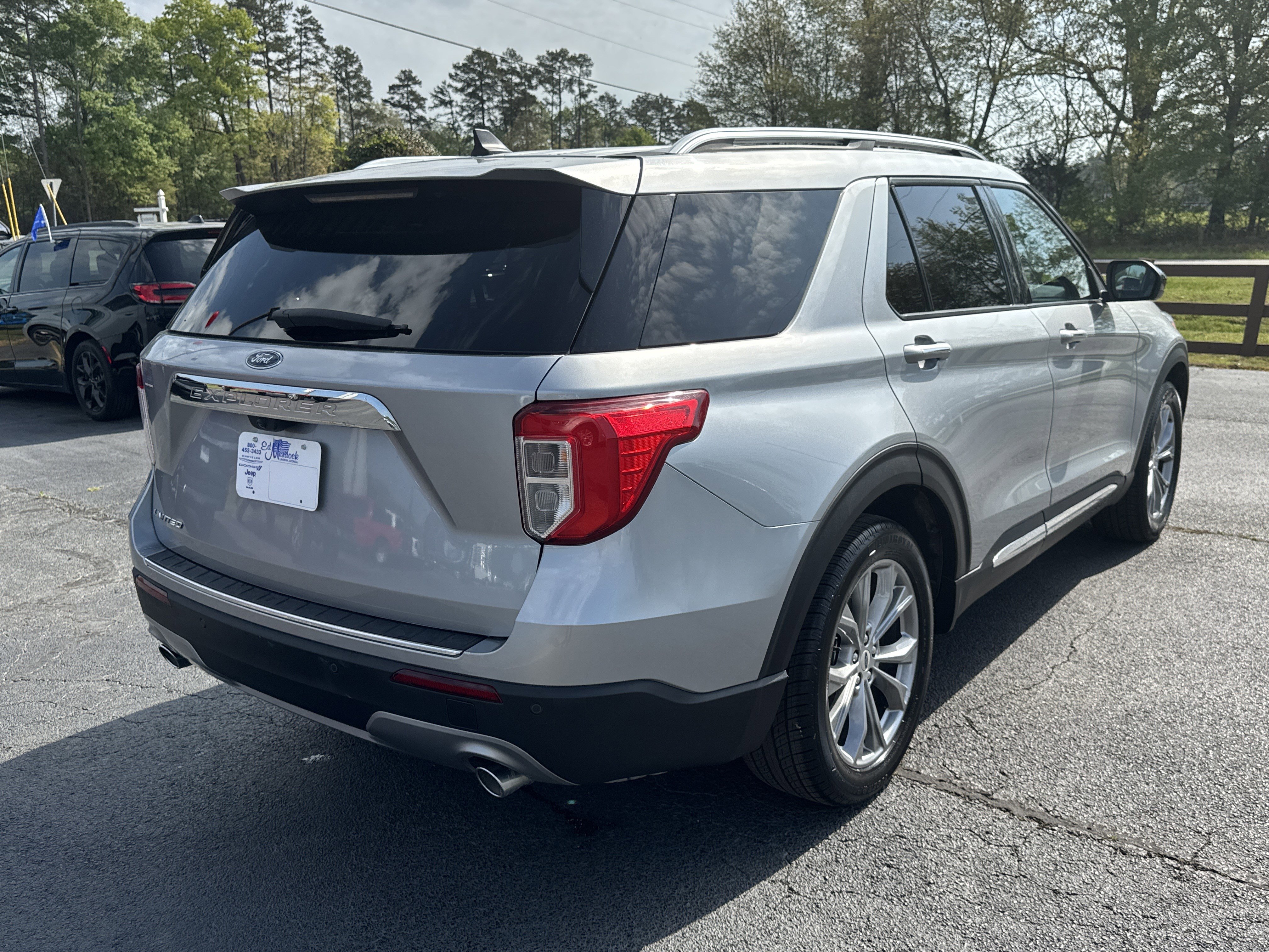 Certified 2023 Ford Explorer Limited RWD image 5