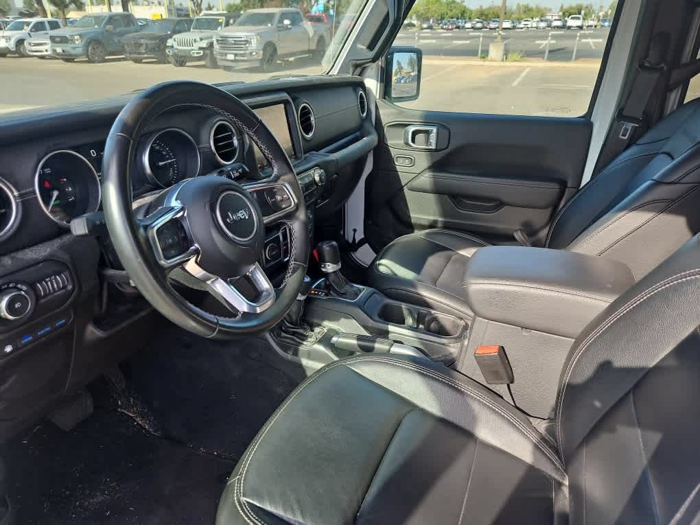 Used 2022 Jeep Wrangler Unlimited Sahara AWD/4WD image 14