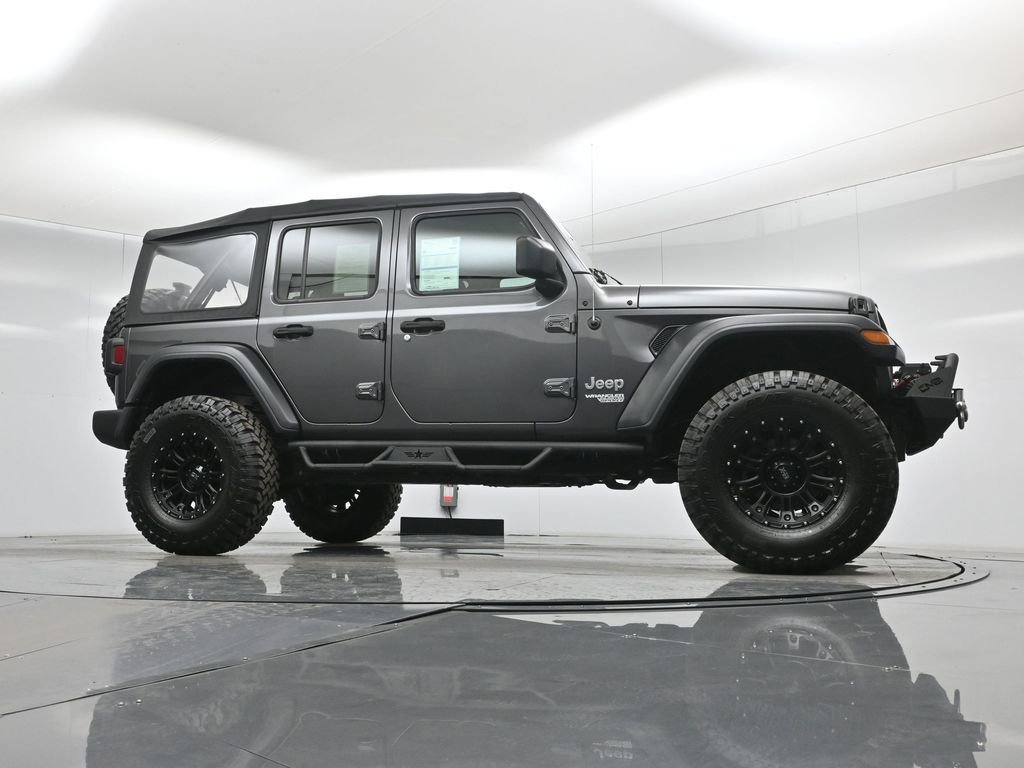 Used 2018 Jeep Wrangler Unlimited Sport image 2