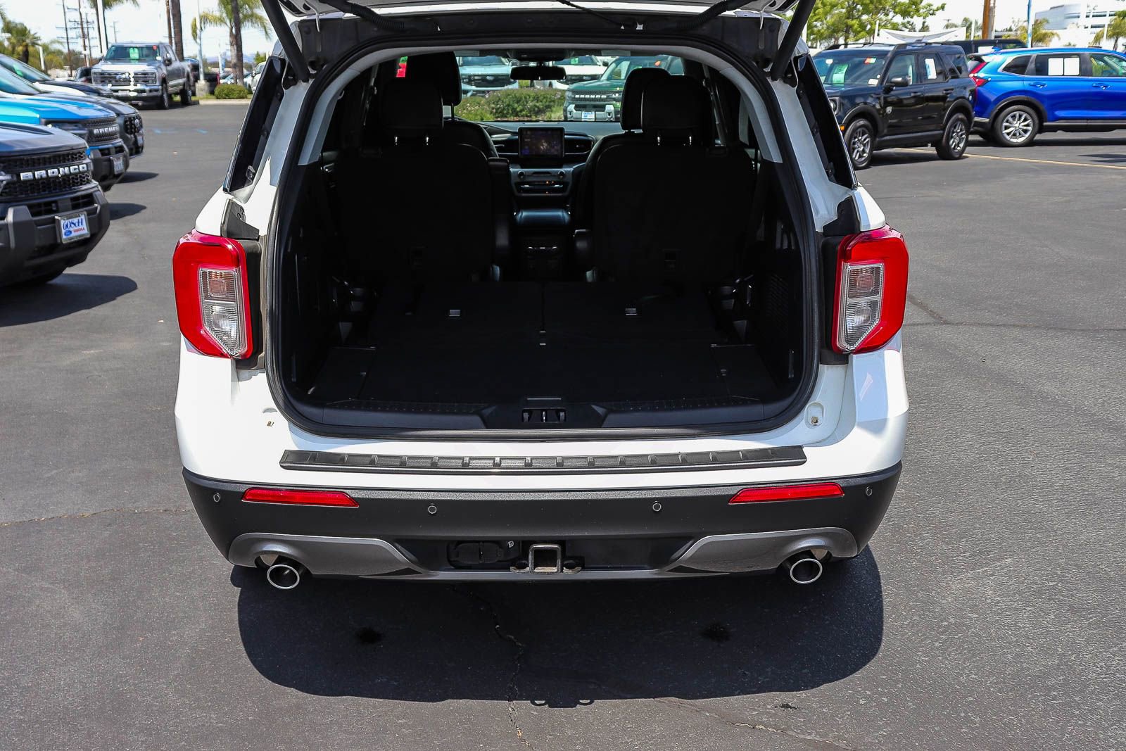 Certified 2023 Ford Explorer XLT w/ Equipment Group 202A image 27