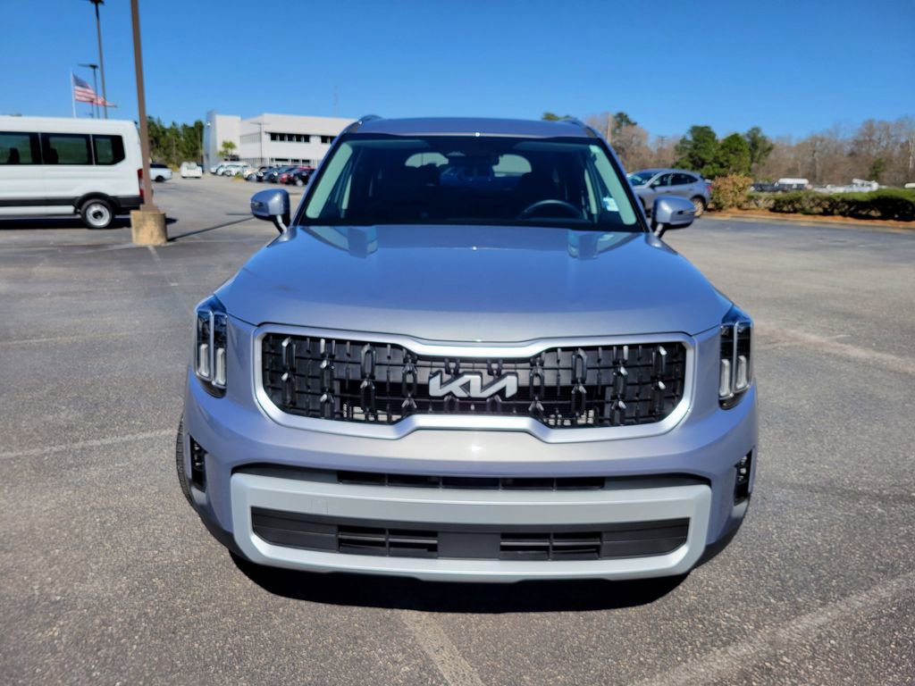 Used 2024 Kia Telluride EX w/ EX Captain's Chair Package image 9