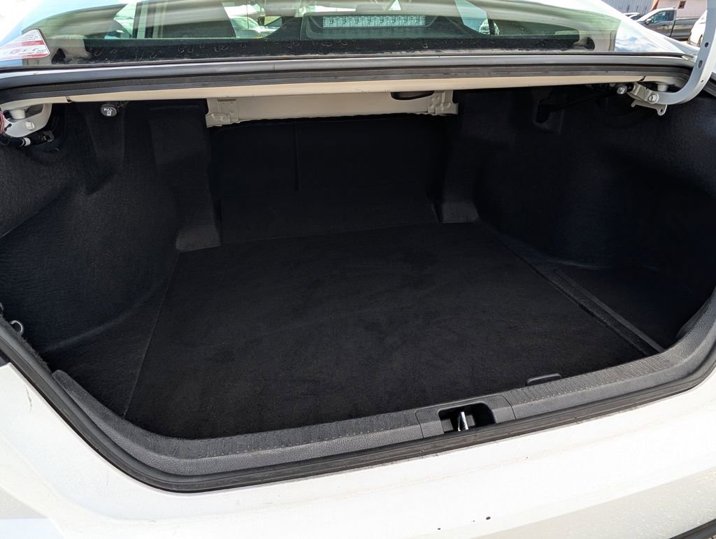 Used 2025 Toyota Camry LE image 10
