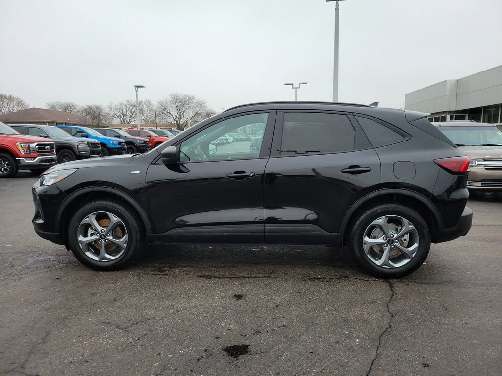 Certified 2025 Ford Escape ST-Line AWD/4WD video 2