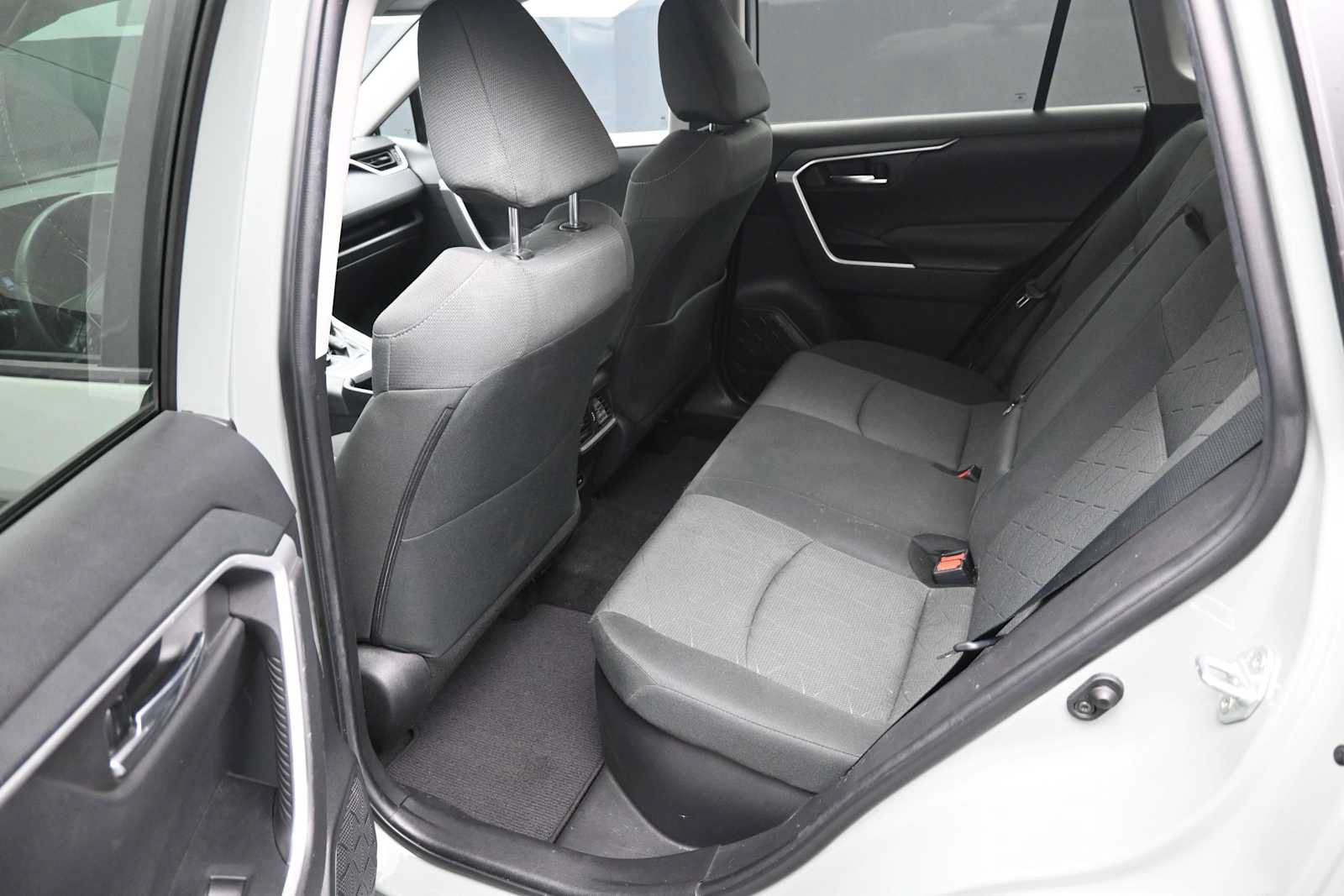 Used 2022 Toyota RAV4 XLE w/ XLE Grade Weather Package AWD/4WD image 14