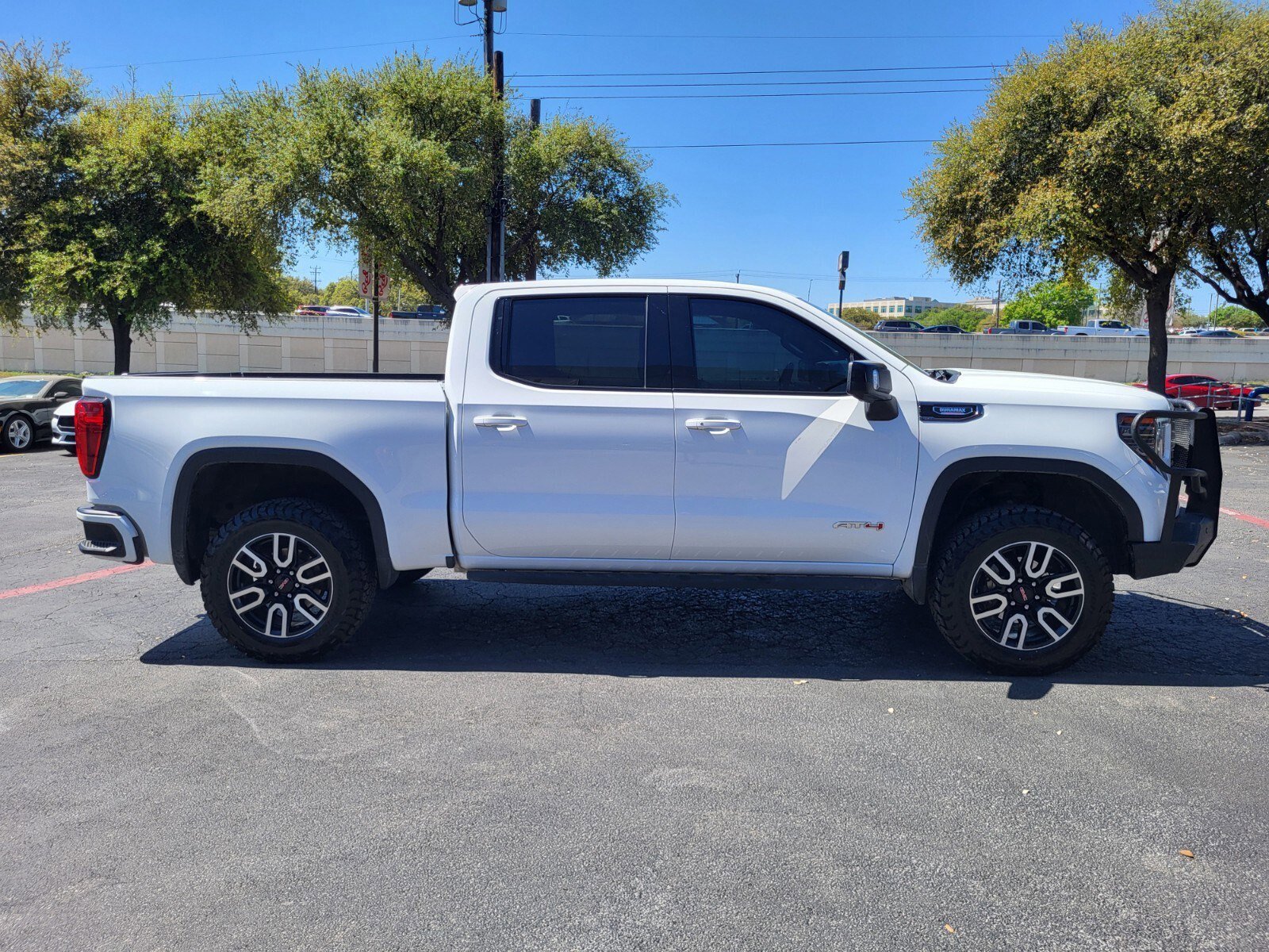Used 2023 GMC Sierra 1500 AT4 w/ AT4 Premium Package image 2