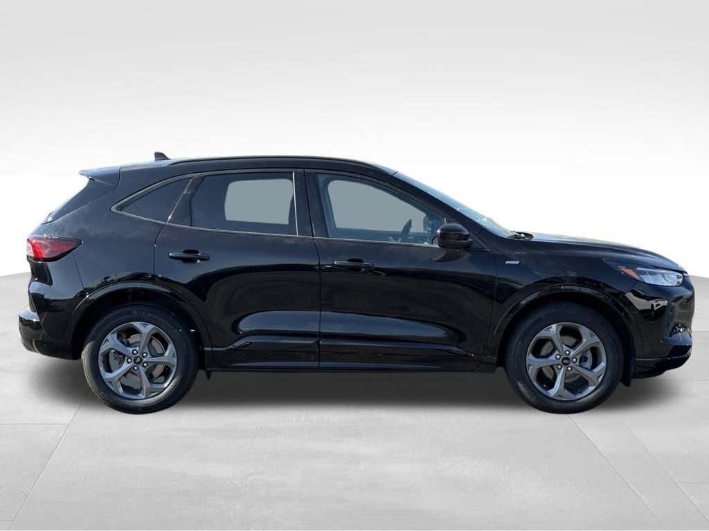 Certified 2023 Ford Escape ST-Line Select w/ Tech Pack #2 image 2
