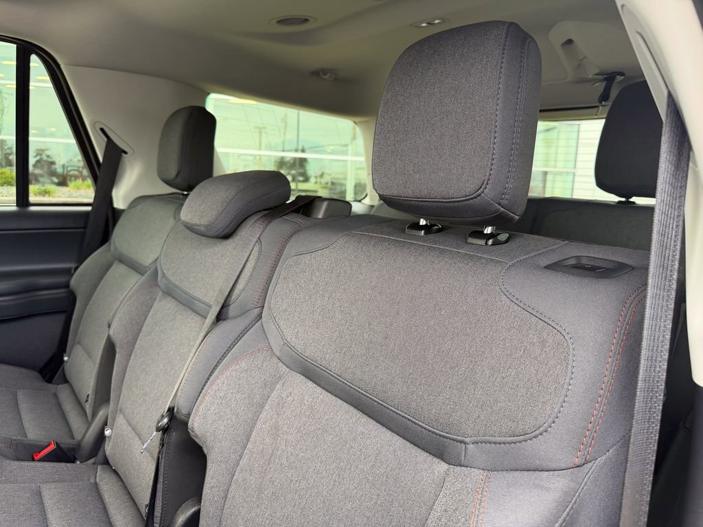 Certified 2025 Ford Expedition Active image 13