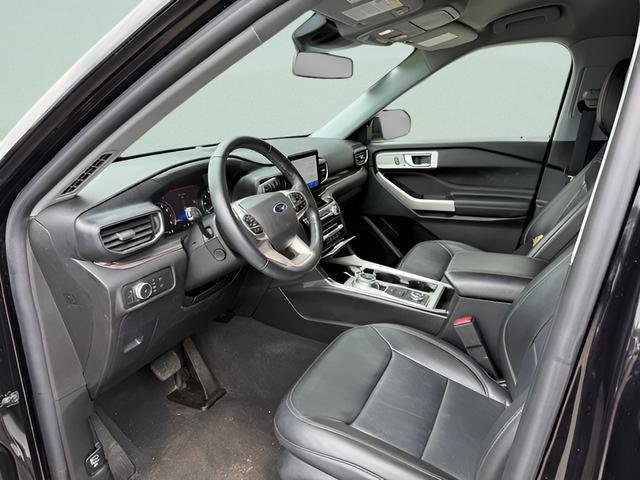 Certified 2022 Ford Explorer Limited w/ Equipment Group 301A AWD/4WD image 4