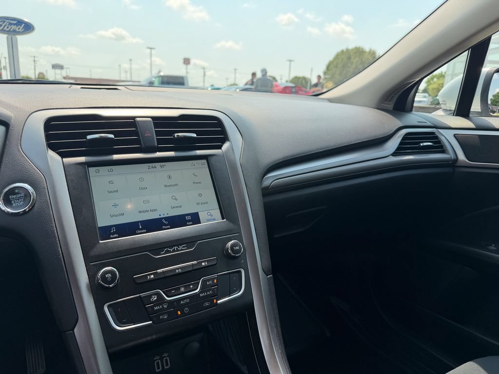 Certified 2020 Ford Fusion SE FWD image 18