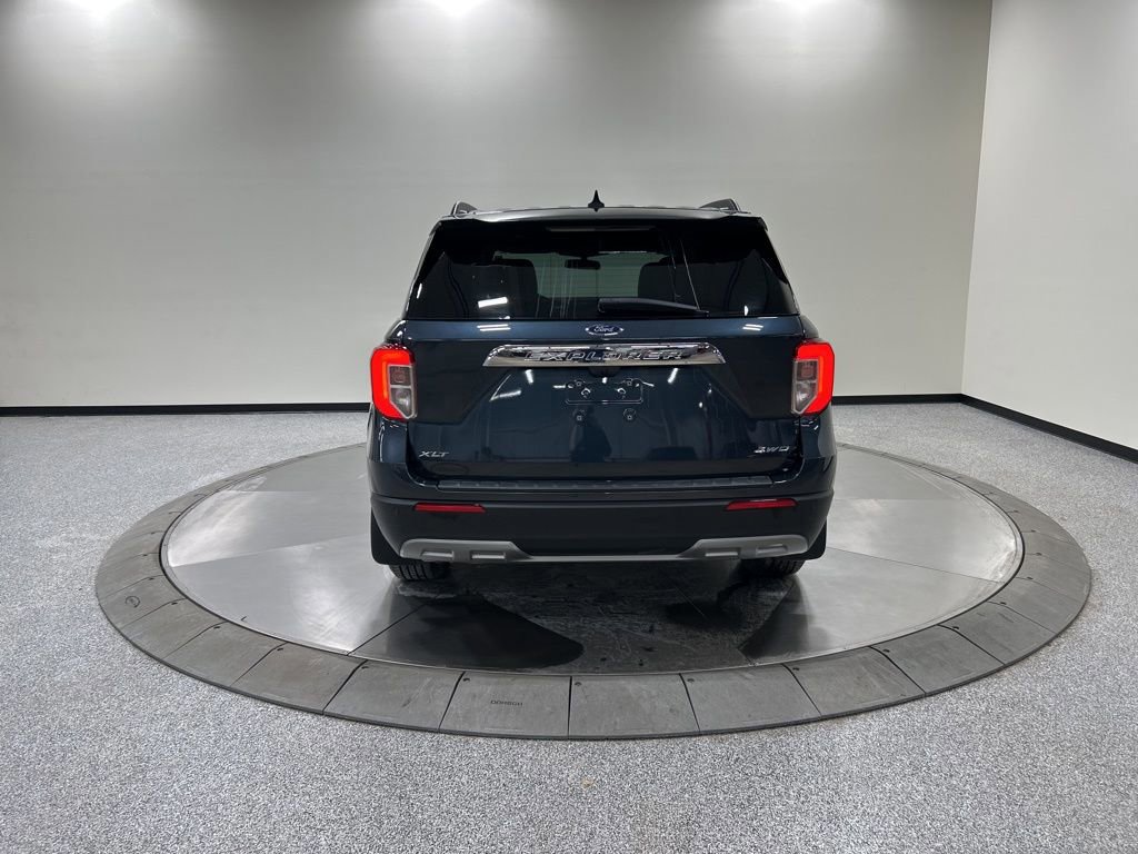 Certified 2022 Ford Explorer XLT w/ Equipment Group 202A image 4