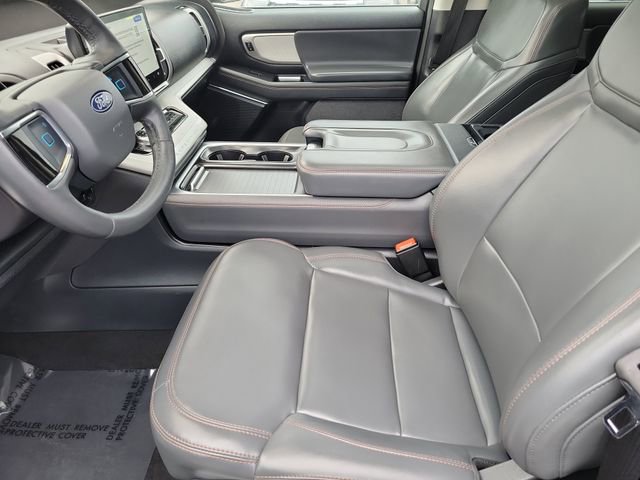 Certified 2025 Ford Expedition Active AWD/4WD image 23