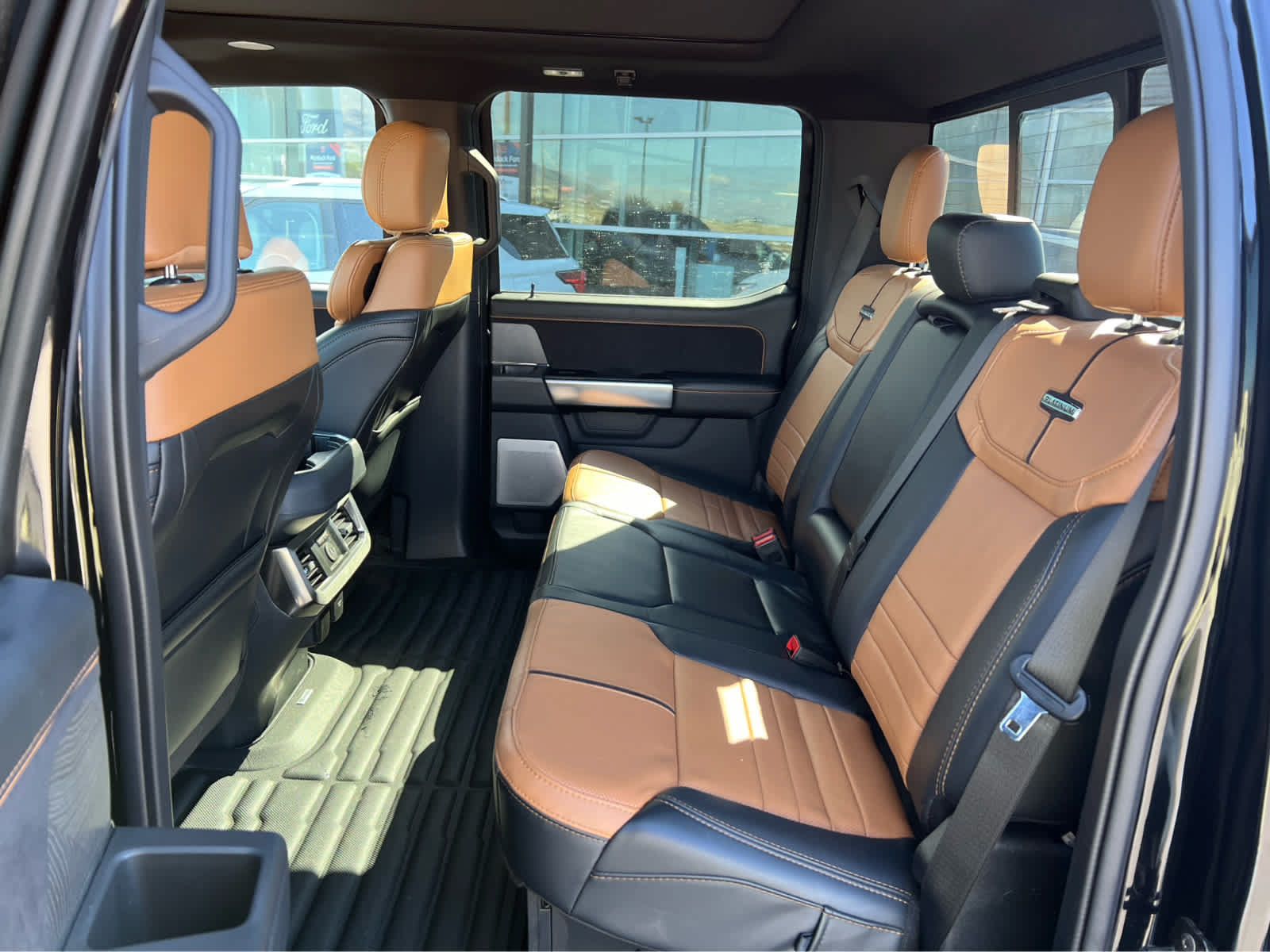 Certified 2024 Ford F450 Platinum w/ FX4 Off-Road Package AWD/4WD image 23