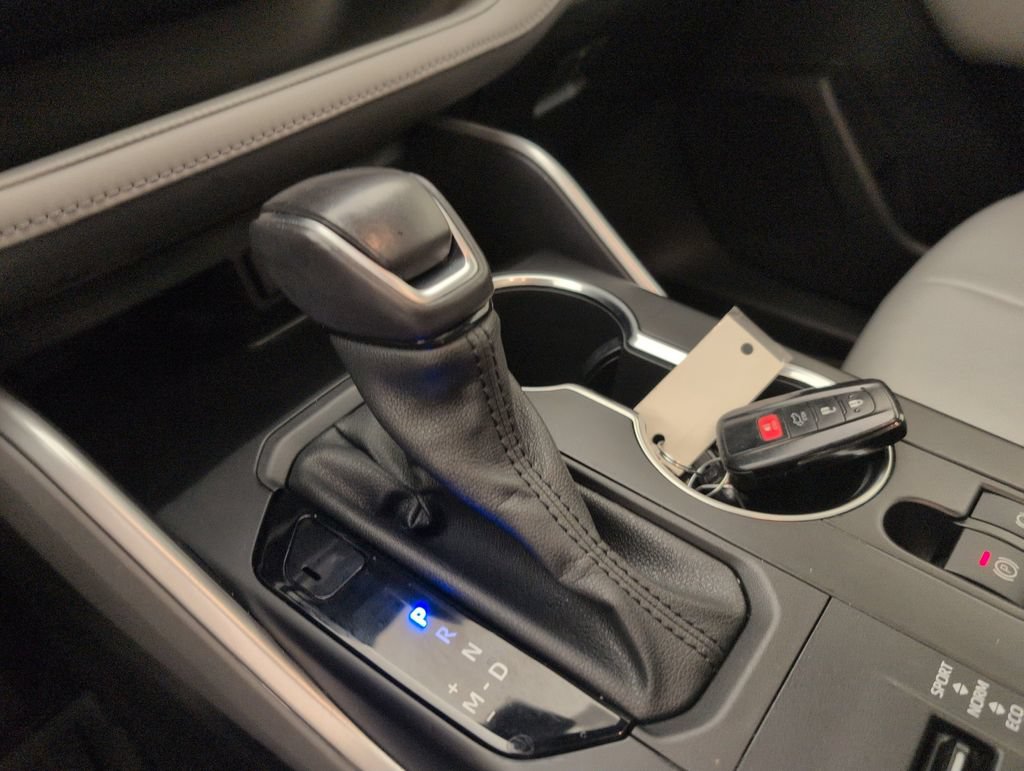 Used 2021 Toyota Highlander XLE FWD image 30