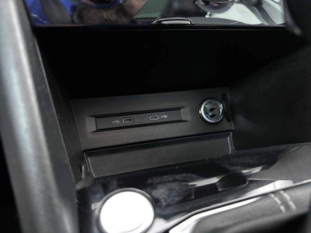 Used 2023 Volkswagen Taos SE image 31