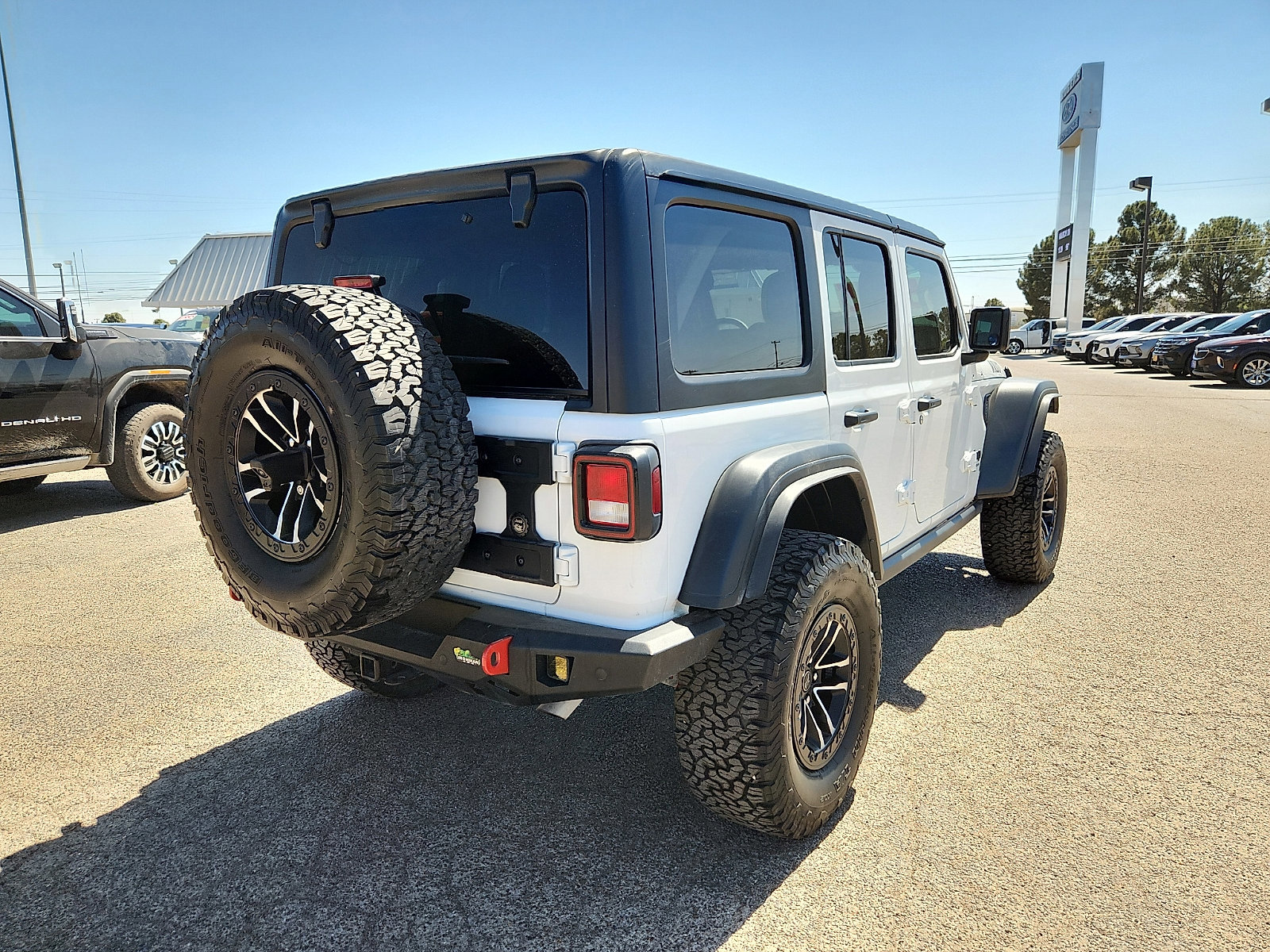 Used 2024 Jeep Wrangler Willys image 5