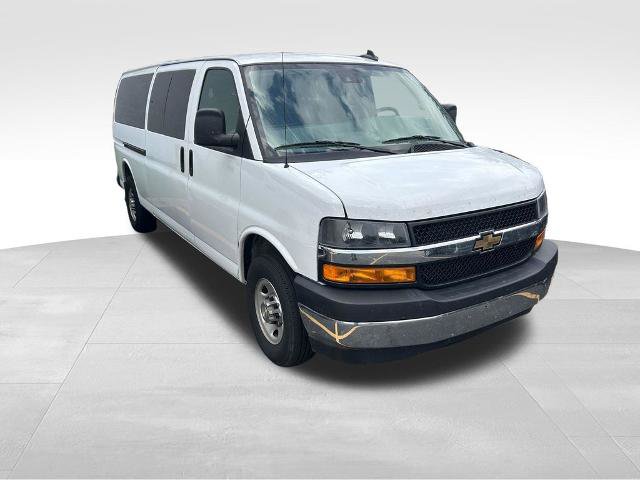 Used 2024 Chevrolet Express 3500 LT w/ LT Preferred Equipment Group RWD image 3
