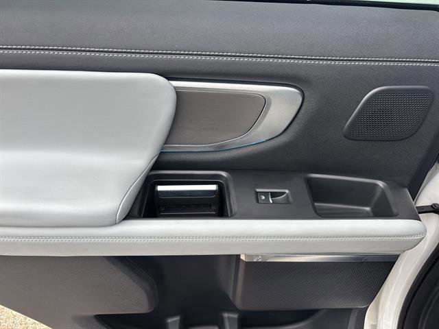 Certified 2025 Ford Expedition Platinum w/ Driver's Package image 17