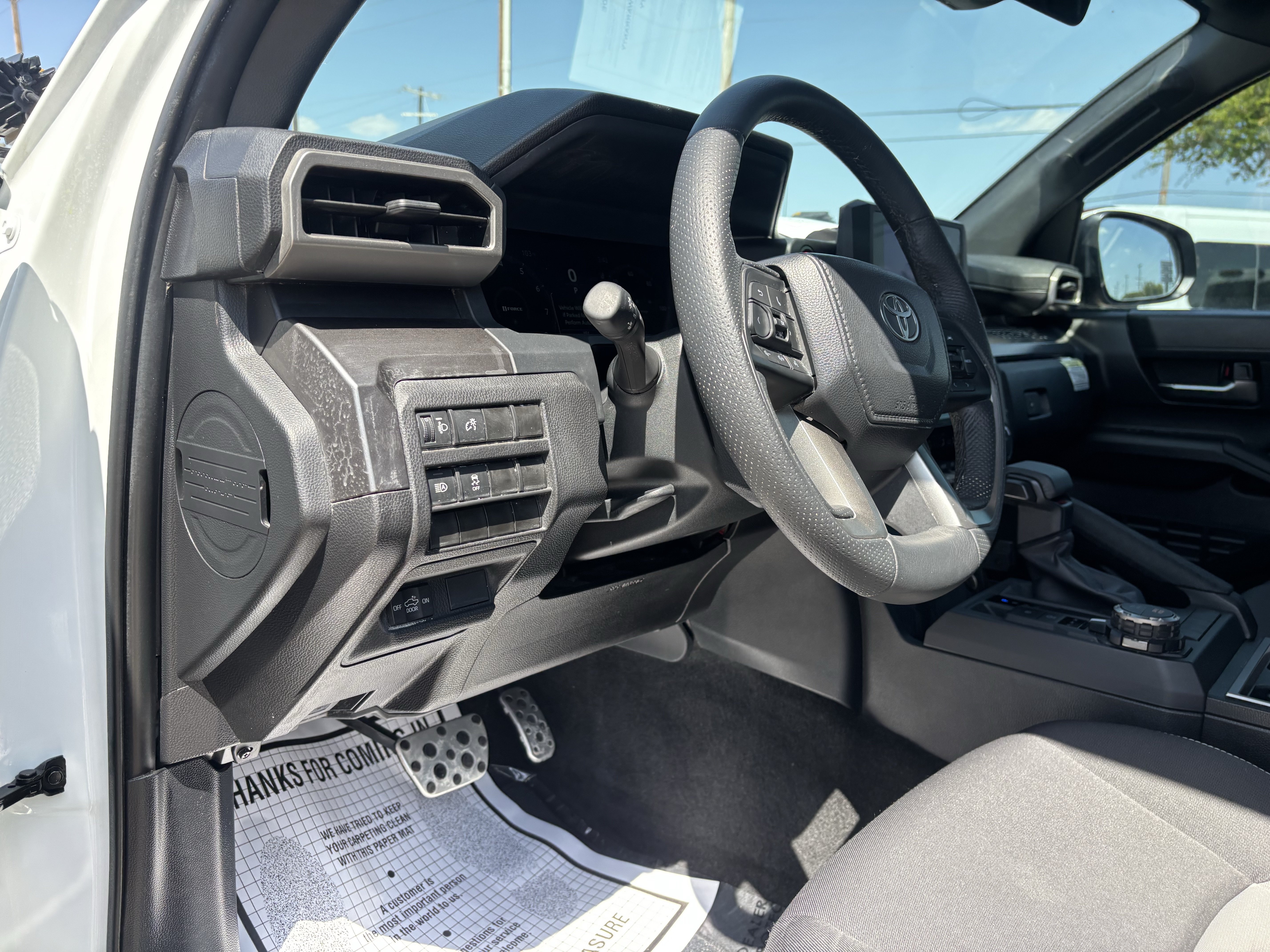 Used 2025 Toyota Tacoma TRD Sport AWD/4WD image 12
