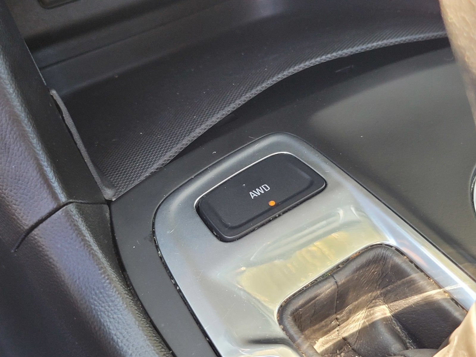 Used 2020 Chevrolet Equinox LT w/ LPO, Floor Liner Package AWD/4WD image 24
