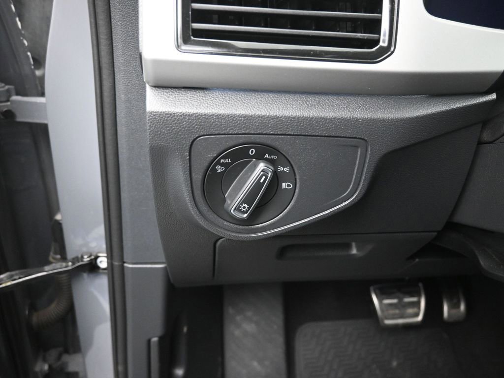 Used 2021 Volkswagen Atlas Cross Sport SEL R-Line image 19