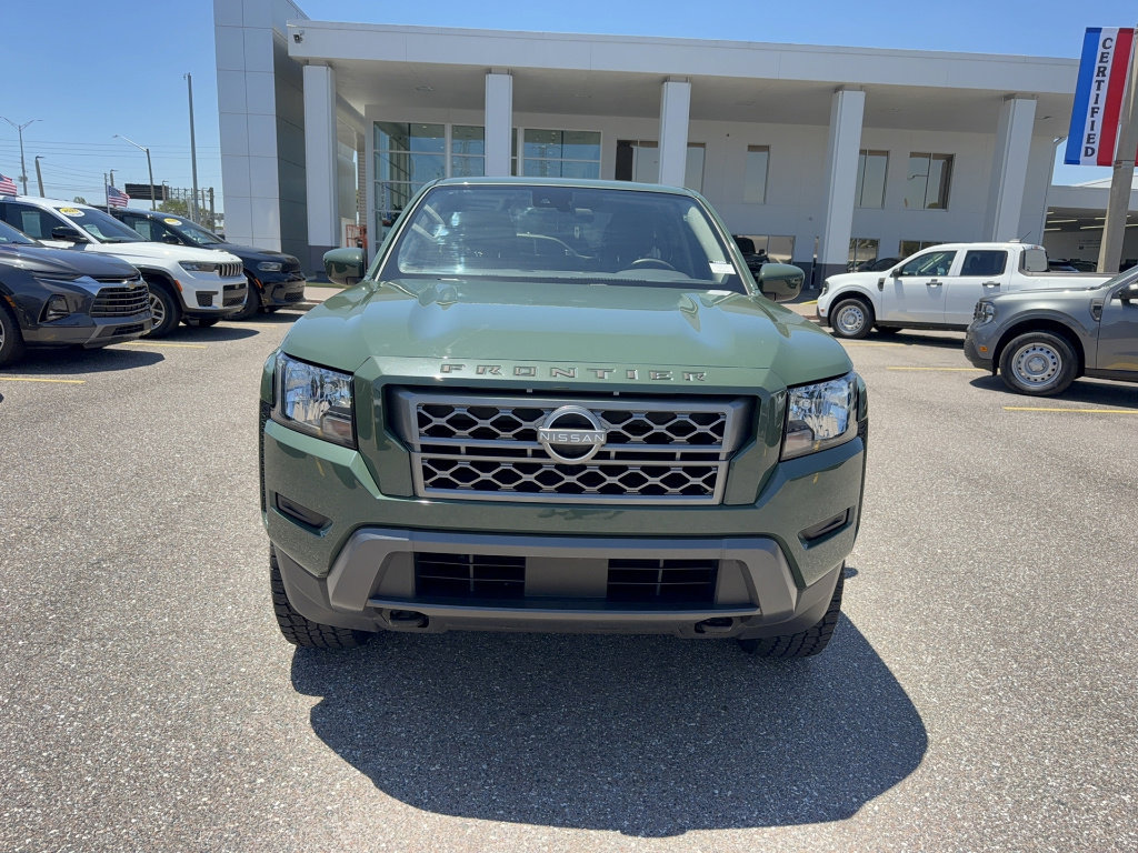 Used 2023 Nissan Frontier SV w/ Technology Package AWD/4WD image 3