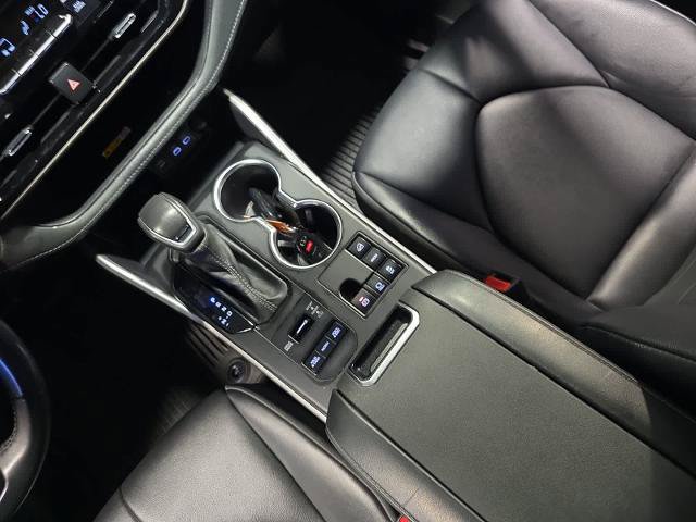 Used 2024 Toyota Highlander AWD image 24