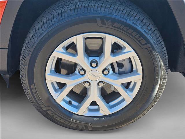 Used 2023 Jeep Grand Cherokee L Limited w/ Luxury Tech Group II image 27