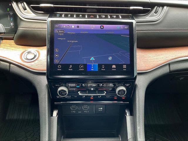 Used 2022 Jeep Grand Cherokee Summit AWD/4WD image 11