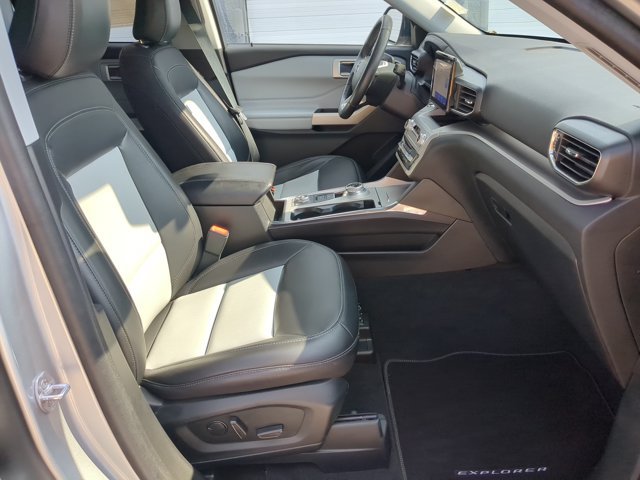 Certified 2023 Ford Explorer XLT w/ Equipment Group 202A AWD/4WD image 40